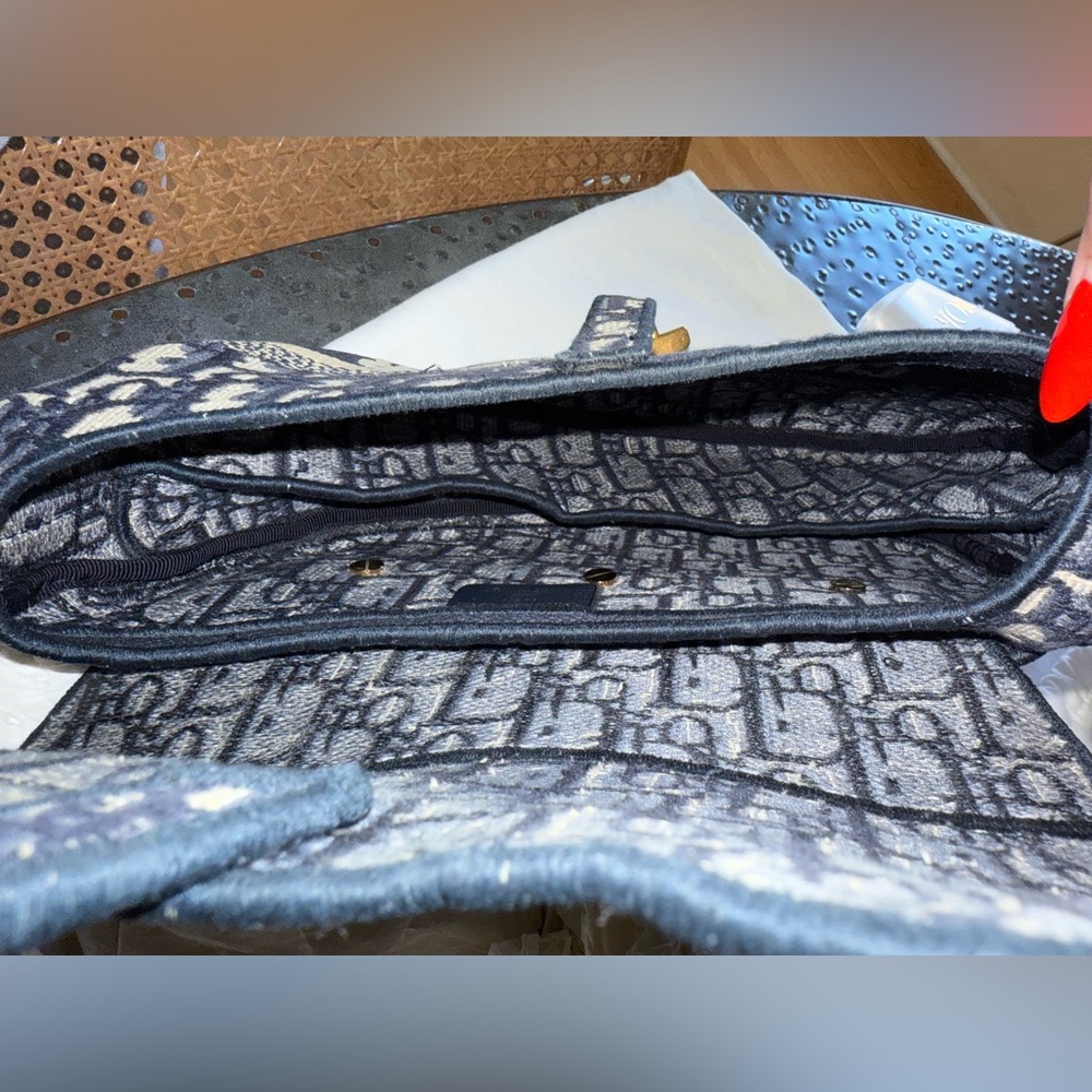 Dior Navy and Cream Saddle Shoulder Bag - Picture 4 of 12